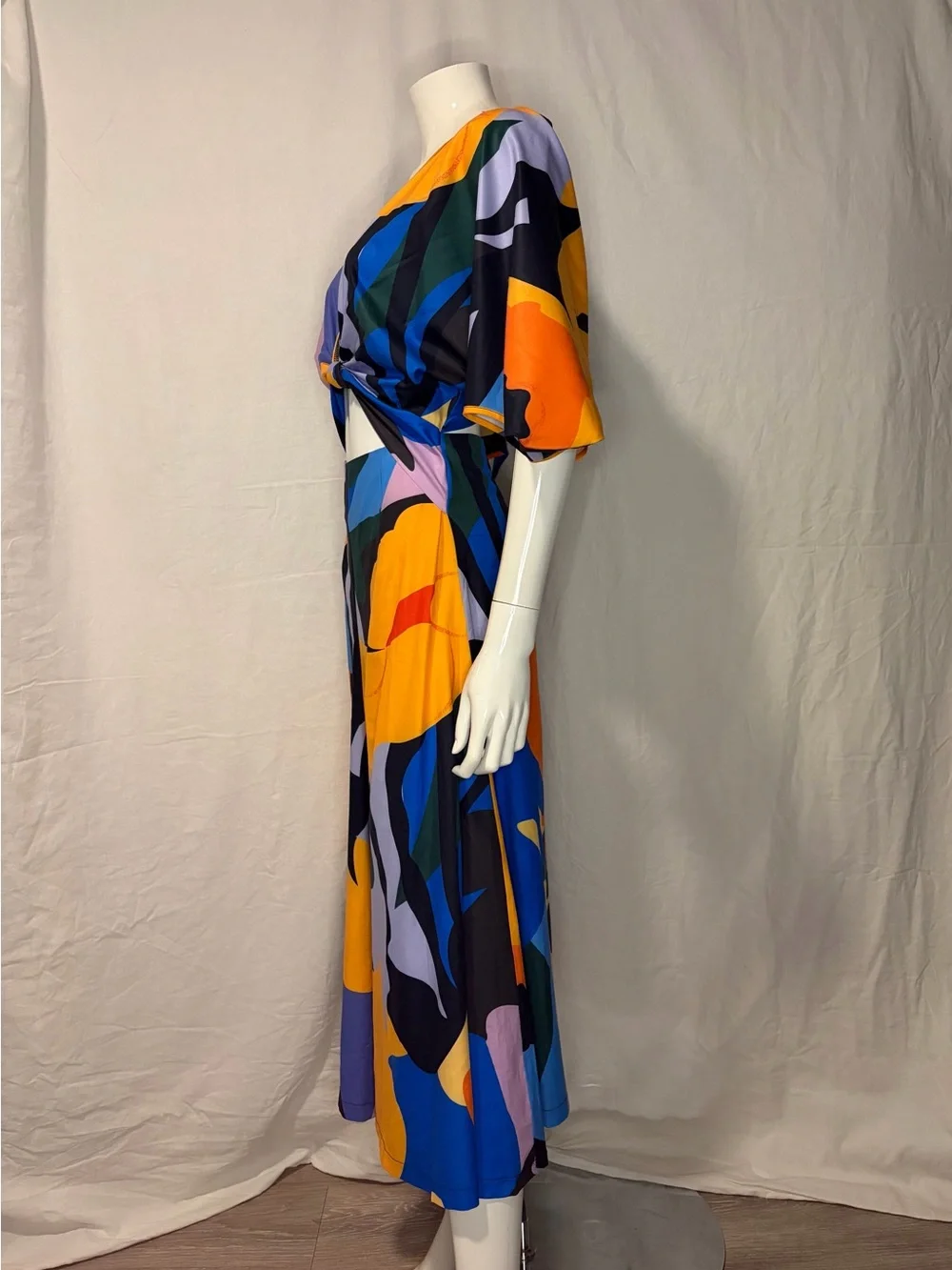 Rivir Abstract Print Midi Dress with Tie Front and Short Sleeves